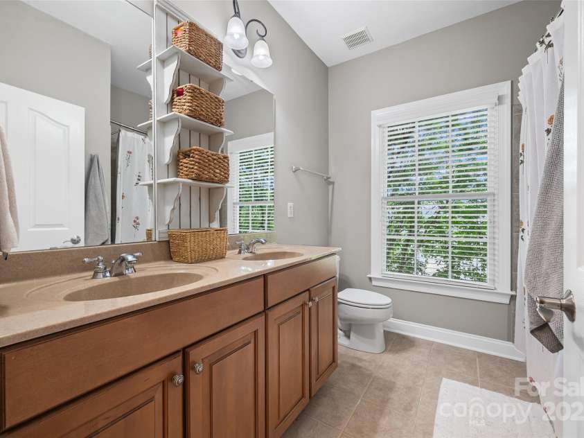 927 Cove Point Lane, Tega Cay, SC 29708.  MLS# CAR4267530, YatesRealty ID 26350. 