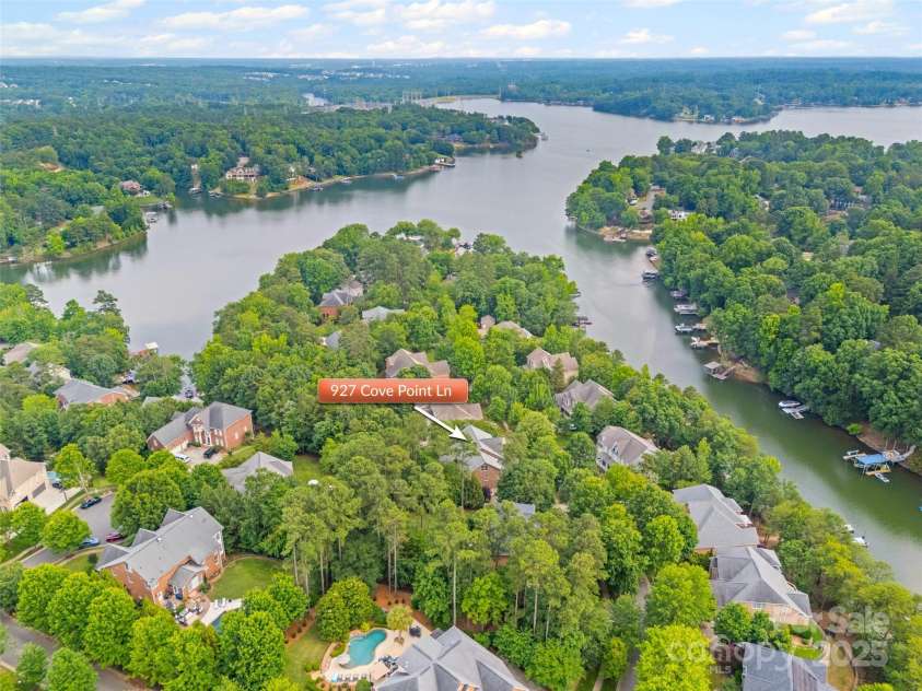 927 Cove Point Lane, Tega Cay, SC 29708.  MLS# CAR4267530, YatesRealty ID 26350. 