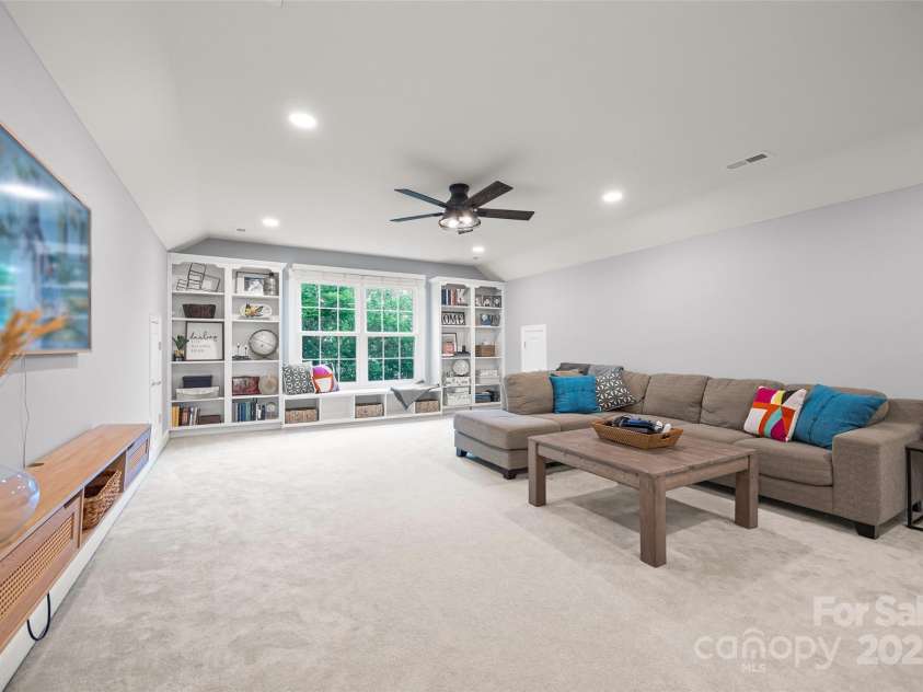 927 Cove Point Lane, Tega Cay, SC 29708.  MLS# CAR4267530, YatesRealty ID 26350. 