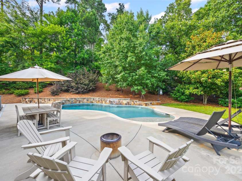 927 Cove Point Lane, Tega Cay, SC 29708.  MLS# CAR4267530, YatesRealty ID 26350. 