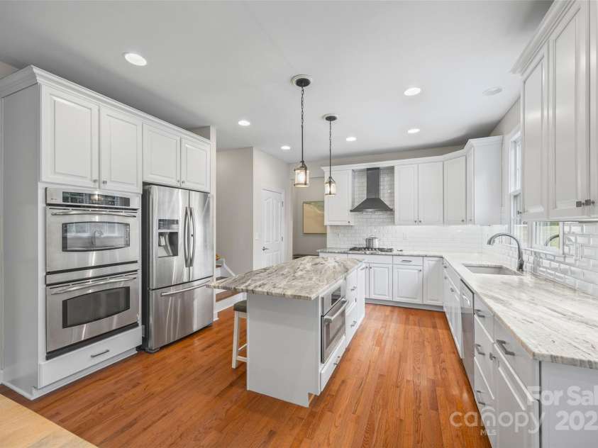 927 Cove Point Lane, Tega Cay, SC 29708.  MLS# CAR4267530, YatesRealty ID 26350. Kitchen