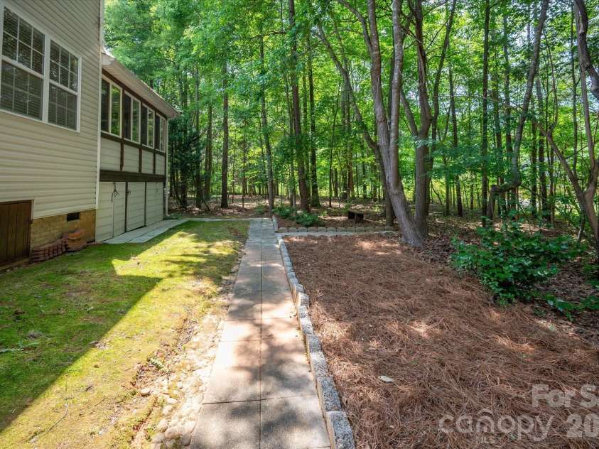 2504 Korbel Court, Waxhaw, NC 28173.  MLS# CAR4385252, YatesRealty ID 26351. 