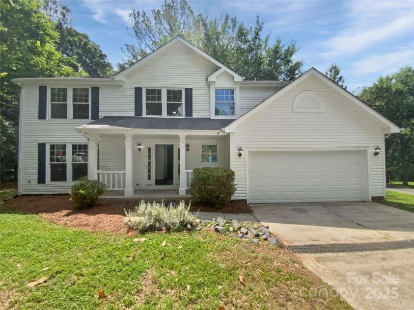 424 Mallard Drive, Pineville, NC 28134.  MLS# CAR4272609, YatesRealty ID 26351. 