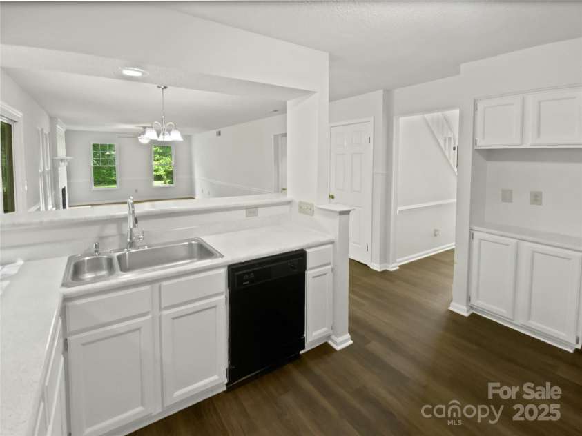 424 Mallard Drive, Pineville, NC 28134.  MLS# CAR4272609, YatesRealty ID 26351. 