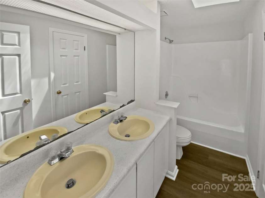 424 Mallard Drive, Pineville, NC 28134.  MLS# CAR4272609, YatesRealty ID 26351. 