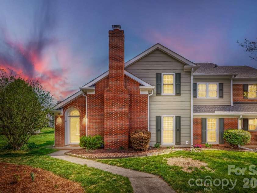 9411 Kings Falls Drive, Charlotte, NC 28210.  MLS# CAR4361281, YatesRealty ID 26352. Twilight