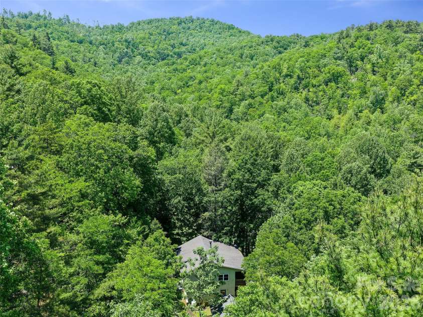 142 Wildflower Road, Spruce Pine, NC 28777.  MLS# CAR4384771, YatesRealty ID 26353. 
