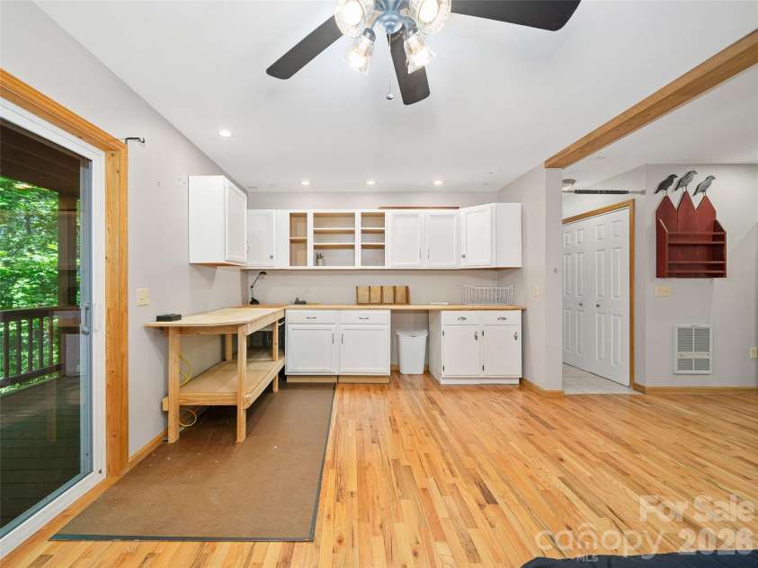 142 Wildflower Road, Spruce Pine, NC 28777.  MLS# CAR4384771, YatesRealty ID 26353. Family/Entertainment Room