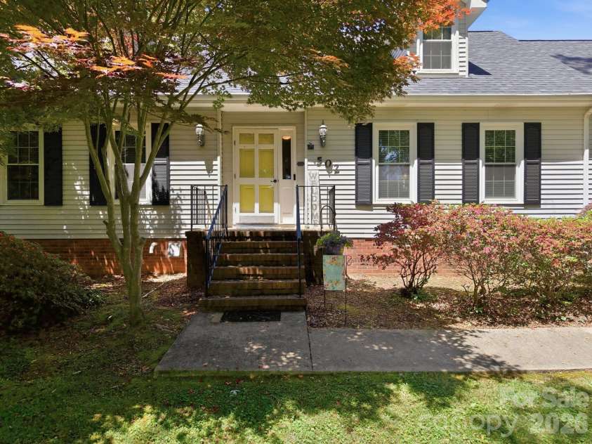 502 Camelot Drive, Salisbury, NC 28144.  MLS# CAR4381924, YatesRealty ID 26354. 