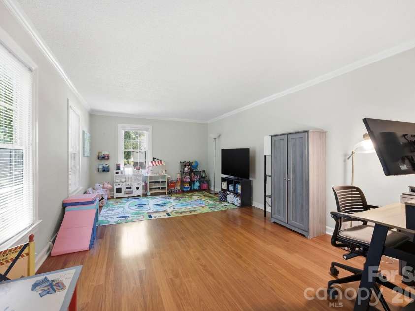 502 Camelot Drive, Salisbury, NC 28144.  MLS# CAR4381924, YatesRealty ID 26354. 