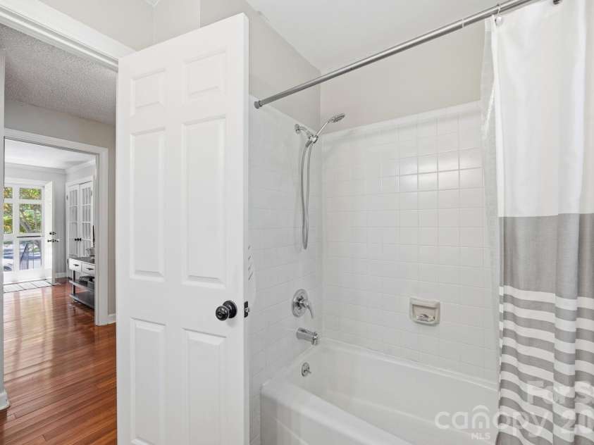 502 Camelot Drive, Salisbury, NC 28144.  MLS# CAR4381924, YatesRealty ID 26354. 