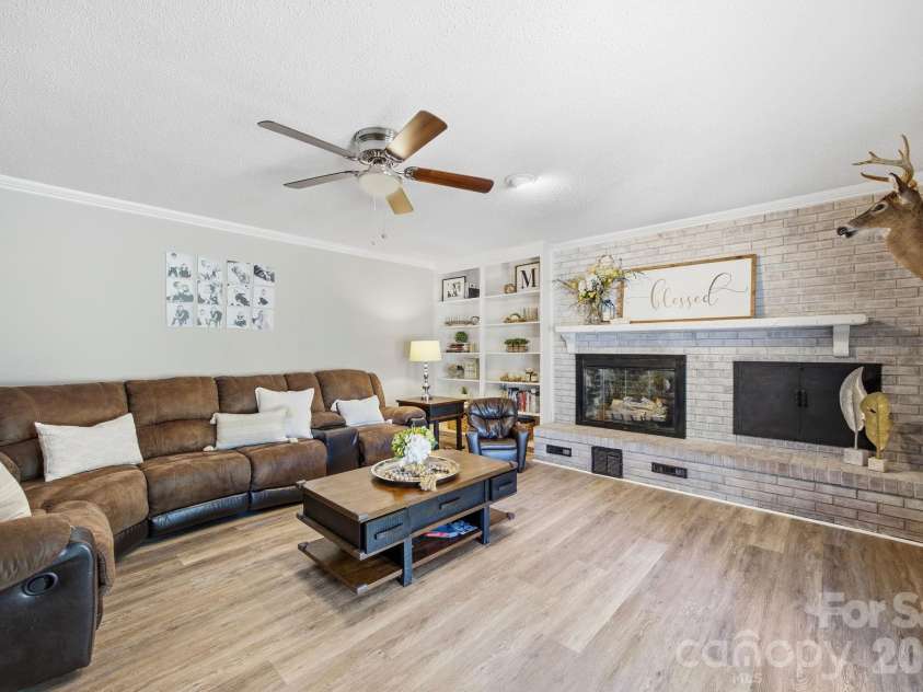 502 Camelot Drive, Salisbury, NC 28144.  MLS# CAR4381924, YatesRealty ID 26354. 
