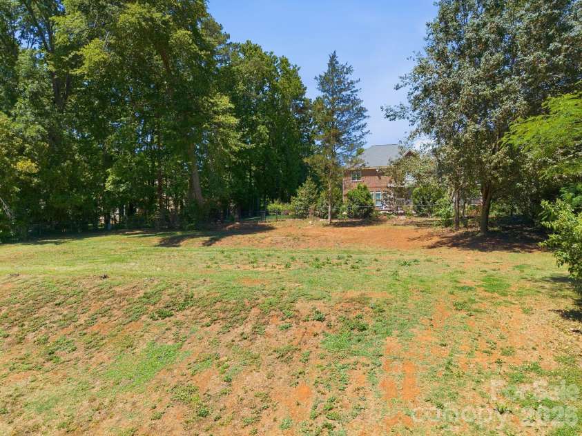 502 Camelot Drive, Salisbury, NC 28144.  MLS# CAR4381924, YatesRealty ID 26354. 
