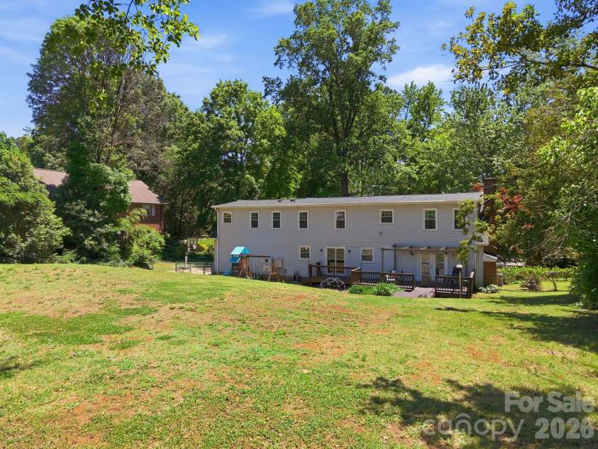 502 Camelot Drive, Salisbury, NC 28144.  MLS# CAR4381924, YatesRealty ID 26354. 