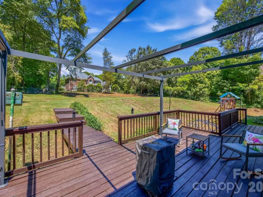 502 Camelot Drive, Salisbury, NC 28144.  MLS# CAR4381924, YatesRealty ID 26354. 