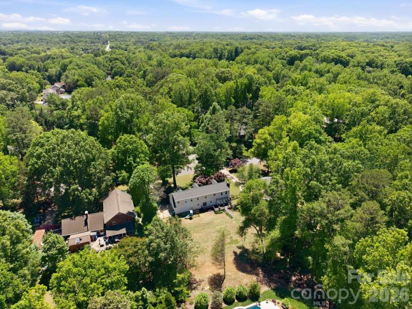 502 Camelot Drive, Salisbury, NC 28144.  MLS# CAR4381924, YatesRealty ID 26354. 