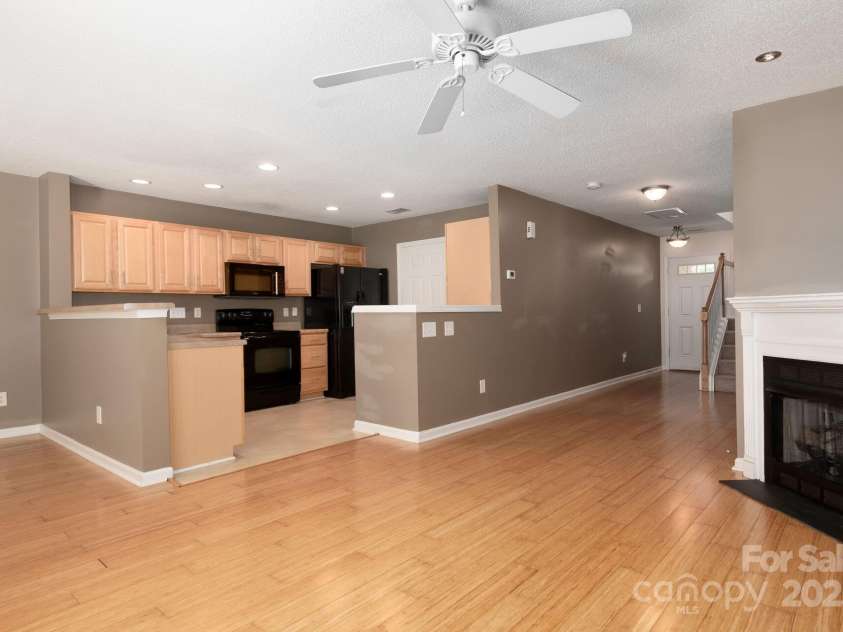 10613 Prairie Ridge Lane, Charlotte, NC 28213.  MLS# CAR4276111, YatesRealty ID 26355. 