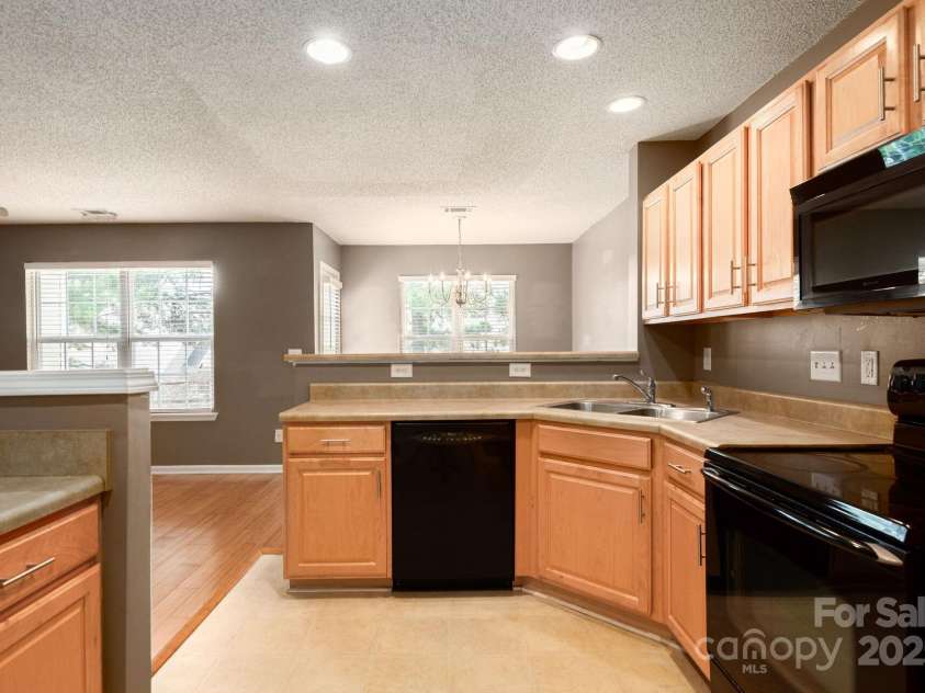 10613 Prairie Ridge Lane, Charlotte, NC 28213.  MLS# CAR4276111, YatesRealty ID 26355. 