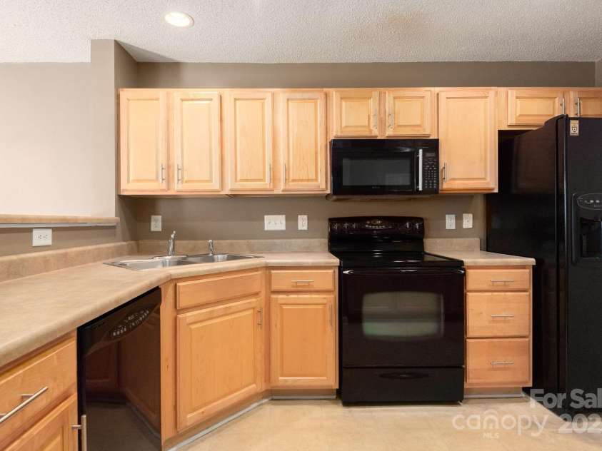 10613 Prairie Ridge Lane, Charlotte, NC 28213.  MLS# CAR4276111, YatesRealty ID 26355. 