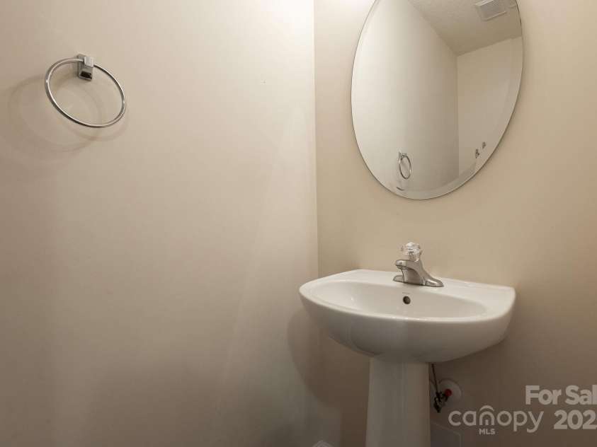 10613 Prairie Ridge Lane, Charlotte, NC 28213.  MLS# CAR4276111, YatesRealty ID 26355. 