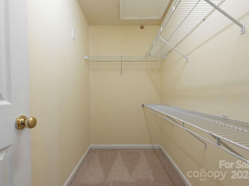 10613 Prairie Ridge Lane, Charlotte, NC 28213.  MLS# CAR4276111, YatesRealty ID 26355. 