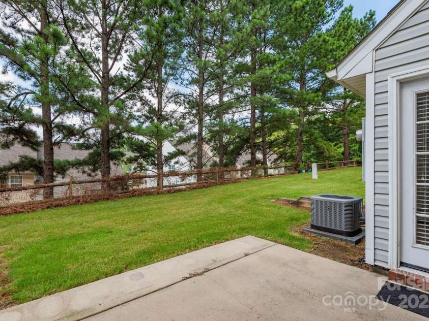 10613 Prairie Ridge Lane, Charlotte, NC 28213.  MLS# CAR4276111, YatesRealty ID 26355. 