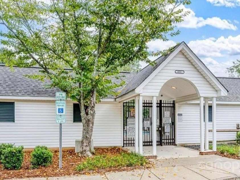 10613 Prairie Ridge Lane, Charlotte, NC 28213.  MLS# CAR4276111, YatesRealty ID 26355. 