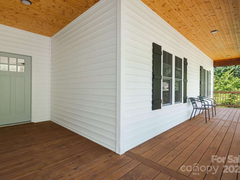 96 Sunset Ridge Drive, Etowah, NC 28729.  MLS# CAR4269539, YatesRealty ID 26356. 