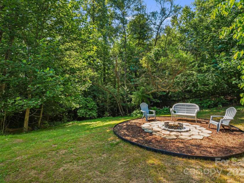 96 Sunset Ridge Drive, Etowah, NC 28729.  MLS# CAR4269539, YatesRealty ID 26356. 
