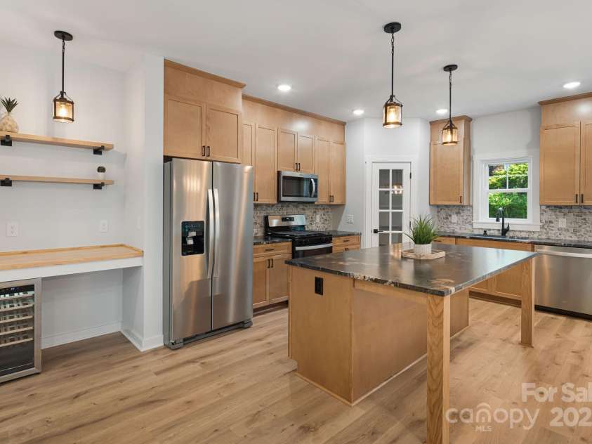 96 Sunset Ridge Drive, Etowah, NC 28729.  MLS# CAR4269539, YatesRealty ID 26356. 