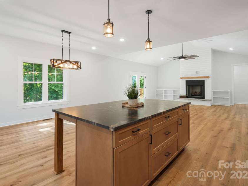 96 Sunset Ridge Drive, Etowah, NC 28729.  MLS# CAR4269539, YatesRealty ID 26356. 