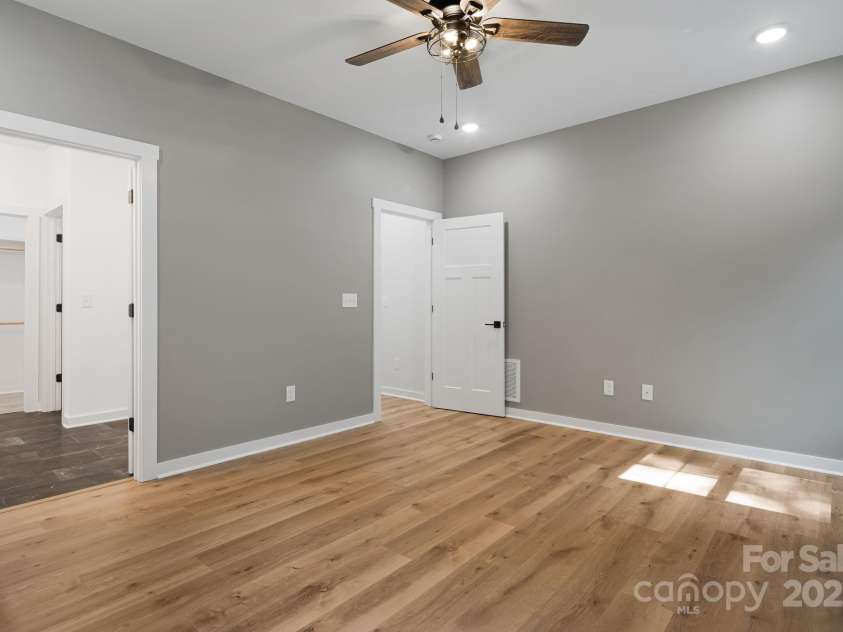 96 Sunset Ridge Drive, Etowah, NC 28729.  MLS# CAR4269539, YatesRealty ID 26356. 