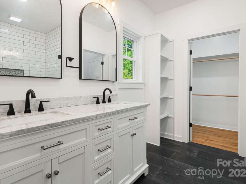 96 Sunset Ridge Drive, Etowah, NC 28729.  MLS# CAR4269539, YatesRealty ID 26356. 