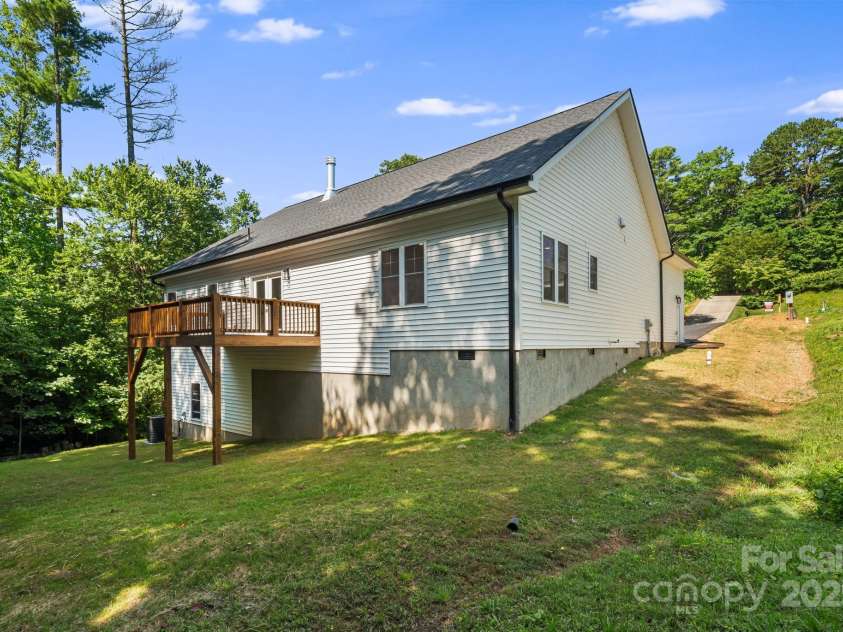 96 Sunset Ridge Drive, Etowah, NC 28729.  MLS# CAR4269539, YatesRealty ID 26356. 