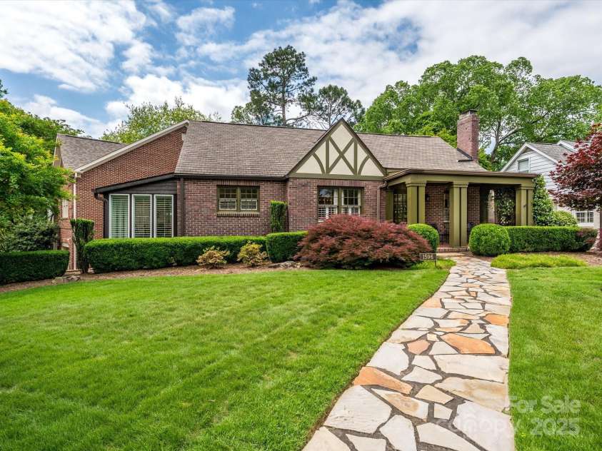1596 Clayton Drive, Charlotte, NC 28203.  MLS# CAR4248323, YatesRealty ID 26357. 