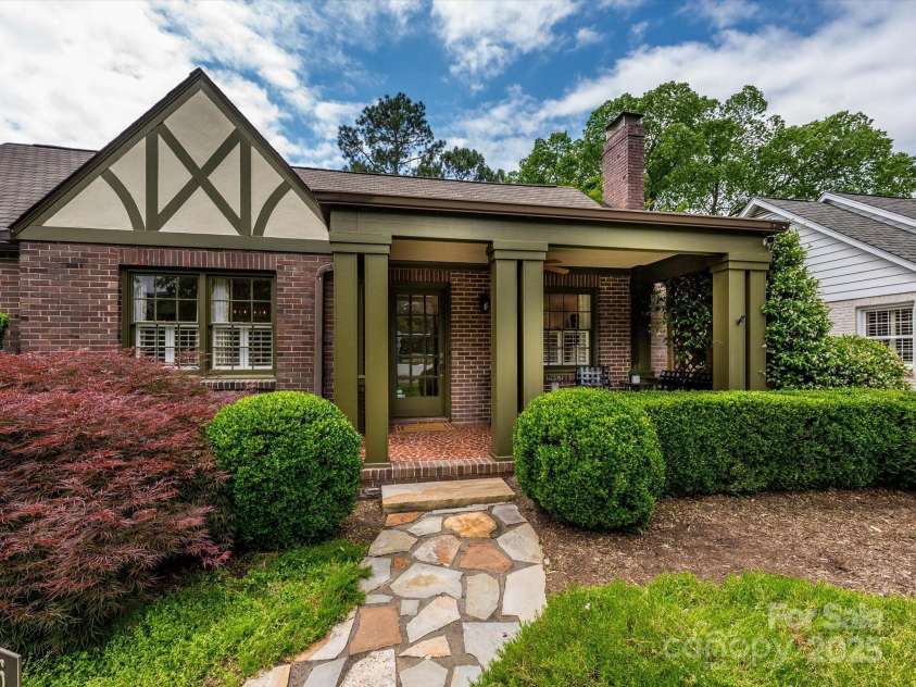 1596 Clayton Drive, Charlotte, NC 28203.  MLS# CAR4248323, YatesRealty ID 26357. 