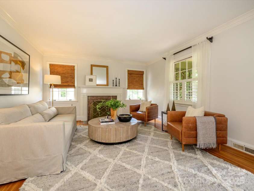 1596 Clayton Drive, Charlotte, NC 28203.  MLS# CAR4248323, YatesRealty ID 26357. 