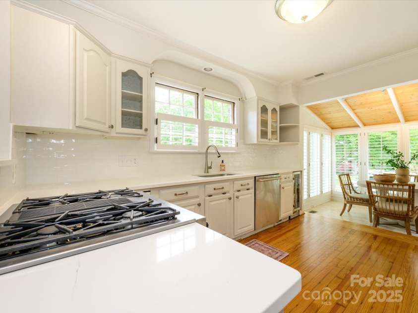 1596 Clayton Drive, Charlotte, NC 28203.  MLS# CAR4248323, YatesRealty ID 26357. 