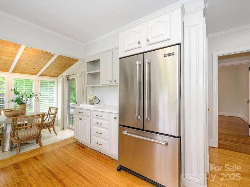 1596 Clayton Drive, Charlotte, NC 28203.  MLS# CAR4248323, YatesRealty ID 26357. 
