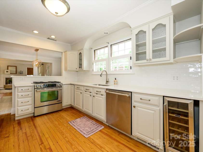 1596 Clayton Drive, Charlotte, NC 28203.  MLS# CAR4248323, YatesRealty ID 26357. 