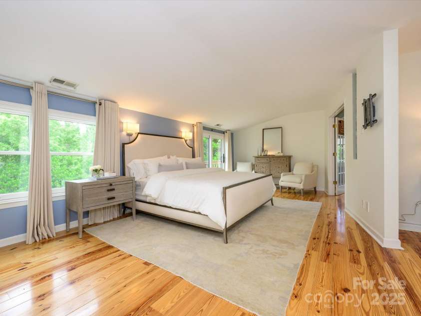 1596 Clayton Drive, Charlotte, NC 28203.  MLS# CAR4248323, YatesRealty ID 26357. 