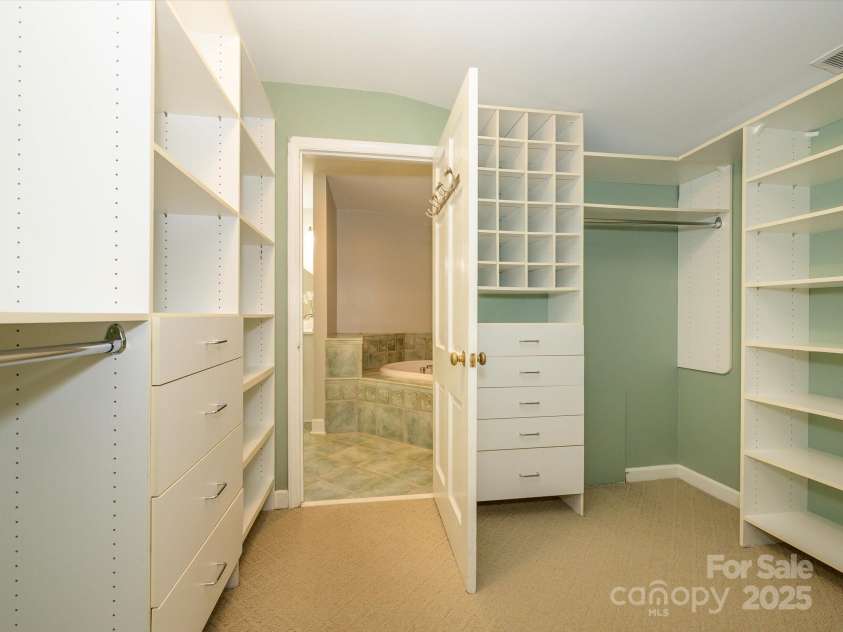 1596 Clayton Drive, Charlotte, NC 28203.  MLS# CAR4248323, YatesRealty ID 26357. 