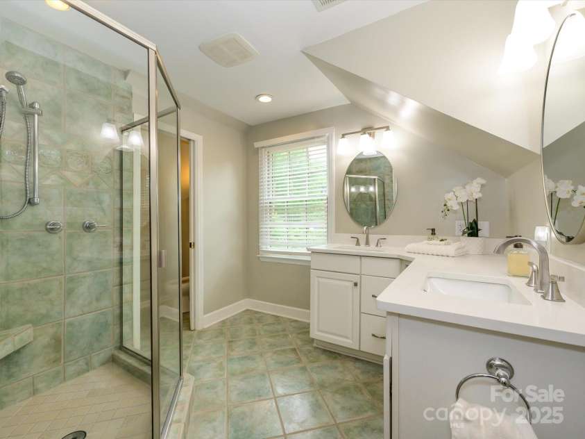 1596 Clayton Drive, Charlotte, NC 28203.  MLS# CAR4248323, YatesRealty ID 26357. 