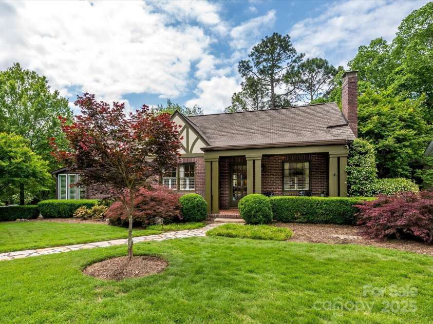 1596 Clayton Drive, Charlotte, NC 28203.  MLS# CAR4248323, YatesRealty ID 26357. 