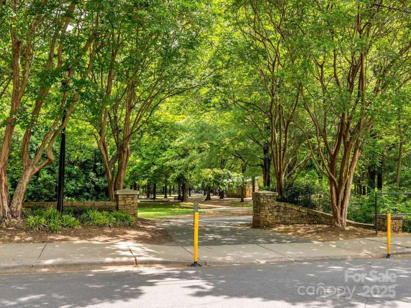 1596 Clayton Drive, Charlotte, NC 28203.  MLS# CAR4248323, YatesRealty ID 26357. 