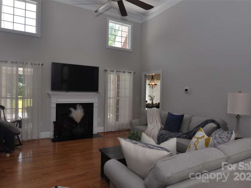 2937 Lakeshore Drive, Chester, SC 29706.  MLS# CAR4276976, YatesRealty ID 26358. 