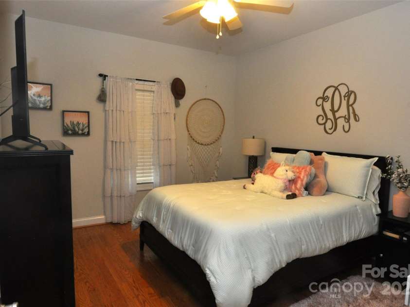 2937 Lakeshore Drive, Chester, SC 29706.  MLS# CAR4276976, YatesRealty ID 26358. 