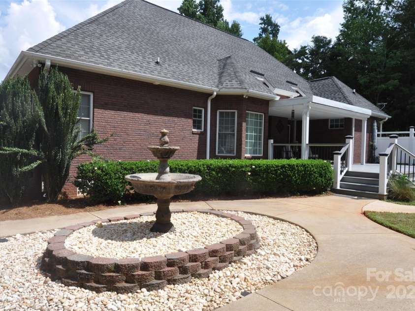 2937 Lakeshore Drive, Chester, SC 29706.  MLS# CAR4276976, YatesRealty ID 26358. 