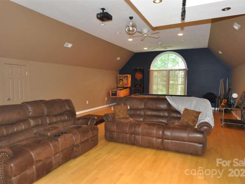 2937 Lakeshore Drive, Chester, SC 29706.  MLS# CAR4276976, YatesRealty ID 26358. 