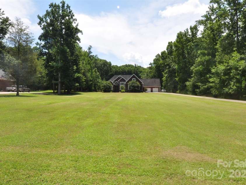 2937 Lakeshore Drive, Chester, SC 29706.  MLS# CAR4276976, YatesRealty ID 26358. 